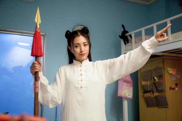 包文婧泰国街头真打实斗《暴走狂花》开启又一征程
