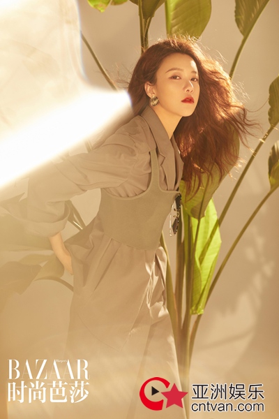 黄一琳夏日写真曝光 清新灵动元气满满