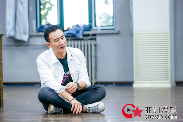 胡军《青春同学会》火热上线  上演青葱岁月回忆杀