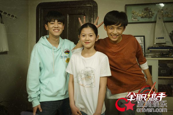 黄毅包揽大热剧男主少年时代 《全职高手》《南烟斋笔录》齐曝六一新剧照