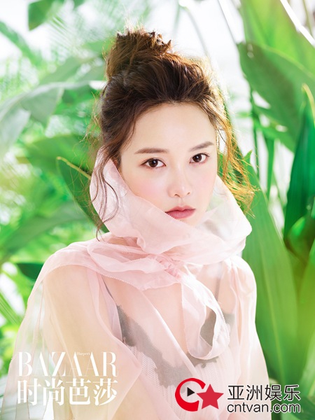 黄一琳夏日写真曝光 清新灵动元气满满