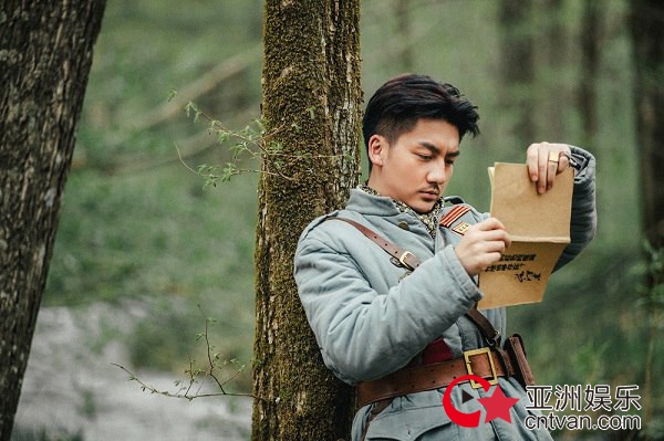 康磊《爱国者》热血收官 侯啸天慷慨赴死网友飙泪