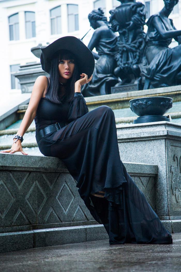 玩转黑色美学,张咪AllBlack尽显哥特女王风范!