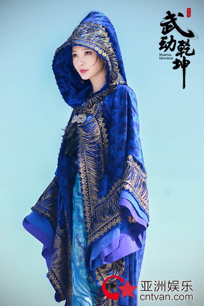 柳岩蓝袍带兵沙漠作战 《武动乾坤》展狠辣计谋演技爆表