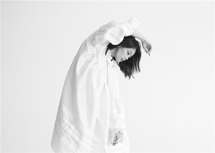 容祖儿几近素颜呈现《答案之书》 魏如萱李荣浩等金曲阵容精心打造