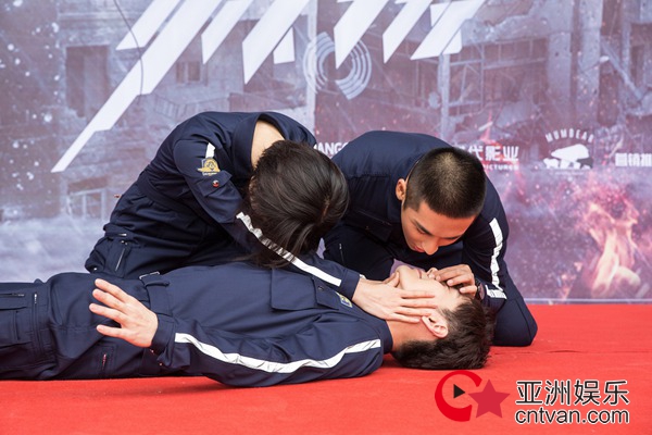 湖南卫视《极速救援》开机 张赫挑大梁上演高空救援