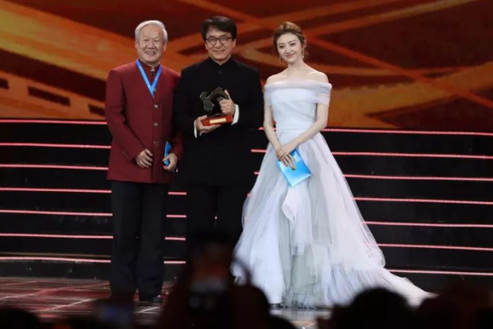 成龙、黄晓明、刘晓庆等出席第五届丝绸之路国际电影节闭幕式暨颁奖典礼