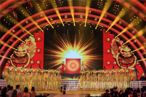北京春晚实现全国收视六连冠 创新与怀旧并存的春晚