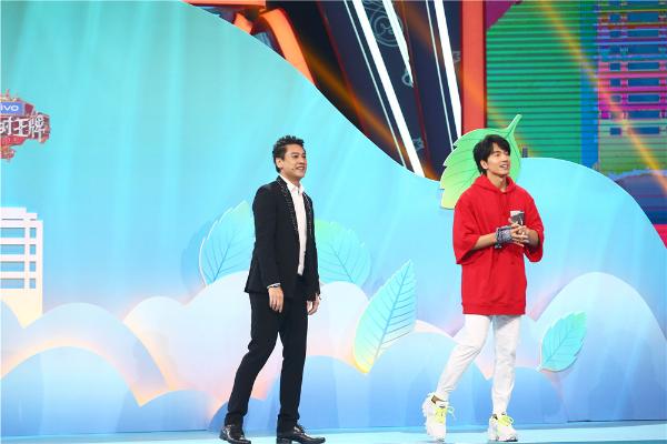 沈腾、华晨宇化身“花泽类”“美作” 贾玲、言承旭重演经典片断