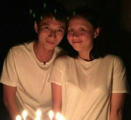 李维嘉龙丹妮双双否认是夫妻：我们是多年好朋友