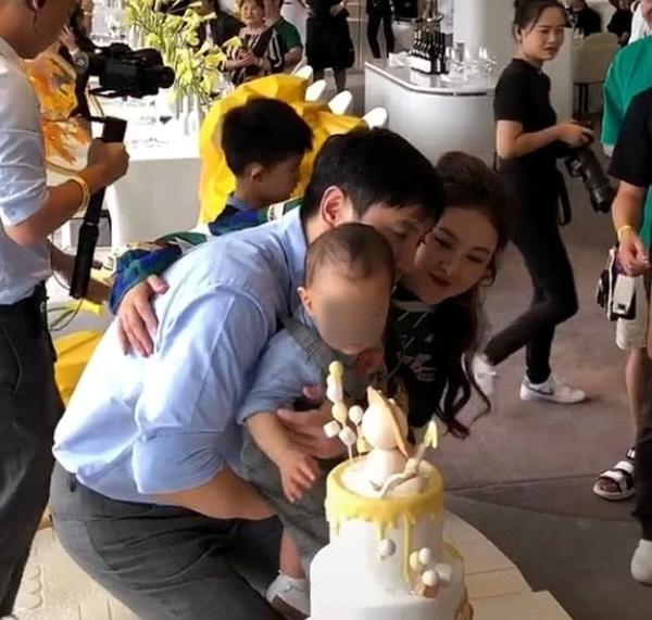 沈腾夫妻为儿子办周岁宴 1岁小狮子已是帅哥胚子