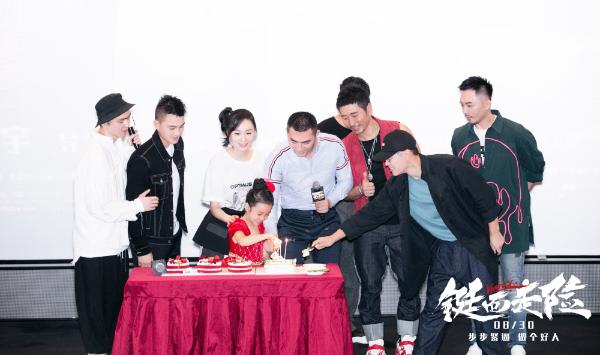 欧豪亮相《铤而走险》首映礼 首演“恶人”颠覆以往突破获赞