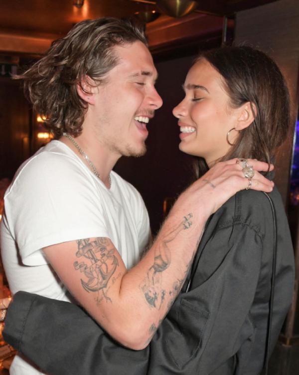 贝克汉姆大儿子与女友感情升温 无惧老爸反对越爱越深沉