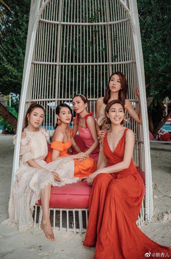 胡说八道姐妹团合体！胡杏儿筹备梦幻之旅闺蜜同出游