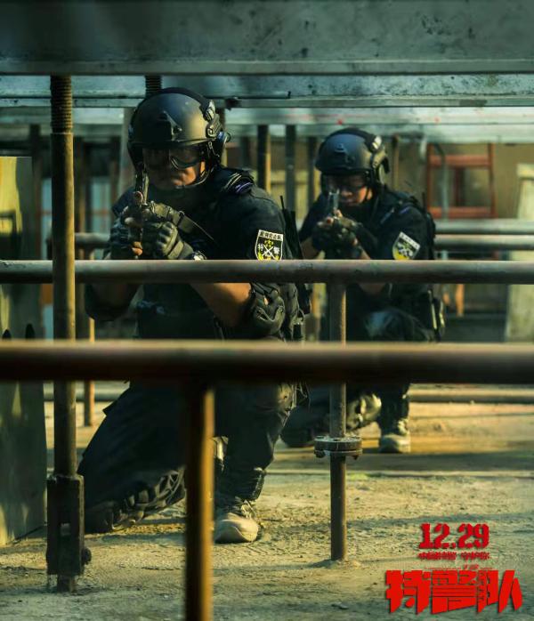 《特警队》“千锤百炼”版特辑海报双发 魔鬼训练铸就中国力量