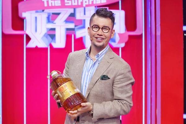 《家乡好物》推荐茶叶、花生油等长清好物，宋钰盈茶艺表演赏心悦目