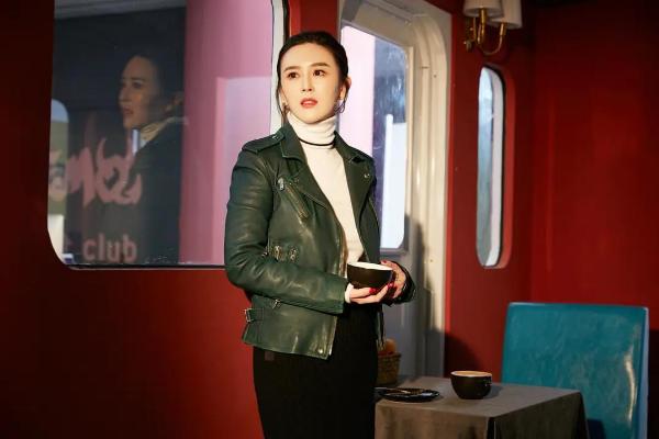 繁华过后总是空，洗尽铅华方为真 看美女导演刘竞如何“竞彩生活”