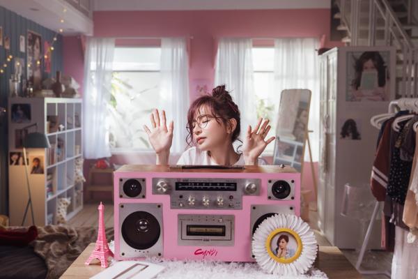 王心凌亲自写信感谢歌迷一路陪伴   俏皮逗趣演出惊喜揭晓极精选