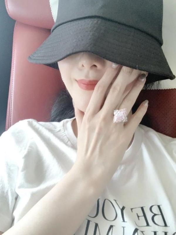 范冰冰生日戒指价值2200万