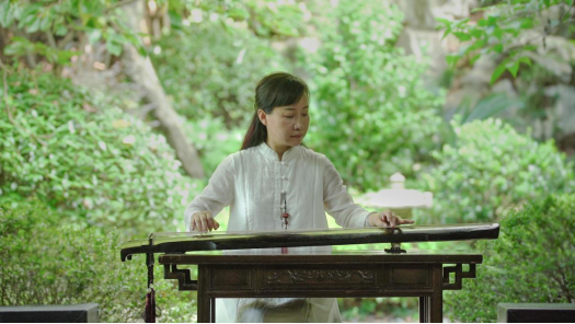 美食博主夏一味设宴邀请国家一级演奏家蔡群慧，共享青莲雅集之乐