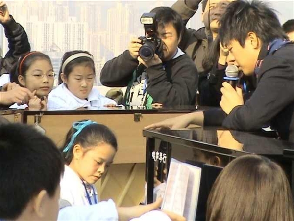 单月涨粉百万！“禁曲女王”黄晨晨横空出世