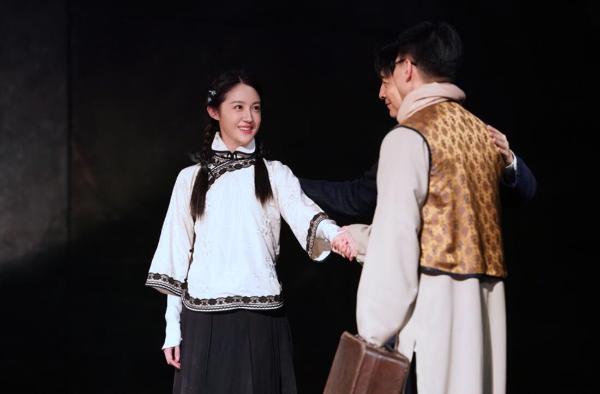演员杨懿出演话剧《家》 挑战经典诠释新时代女性希望之光