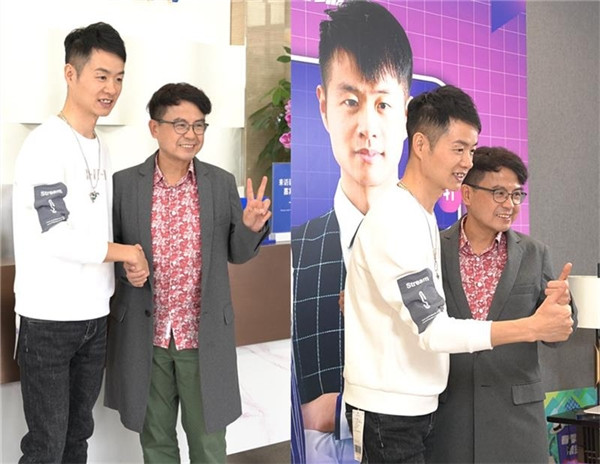 陈小春抖音首秀胡轩直播间 双双杜绝山寨风
