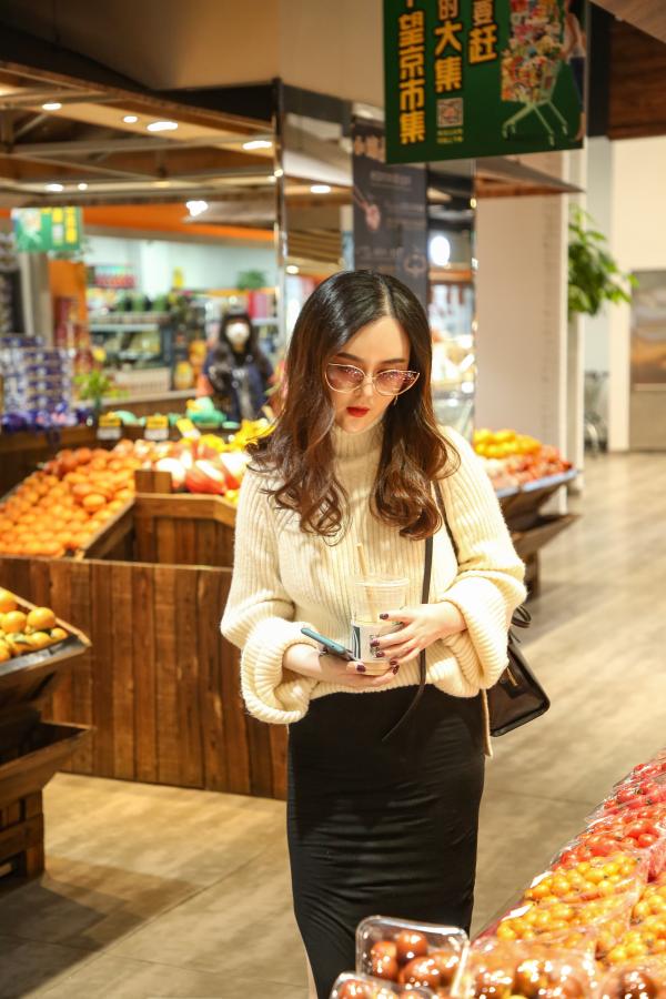 在自由的世界释放活力 刘竞突破束缚和真实相拥