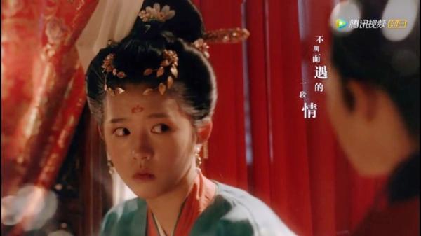 鬼马精灵何蓝逗 各式造型都能完美驾驭