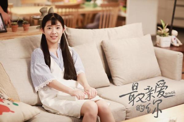 鬼马精灵何蓝逗 各式造型都能完美驾驭