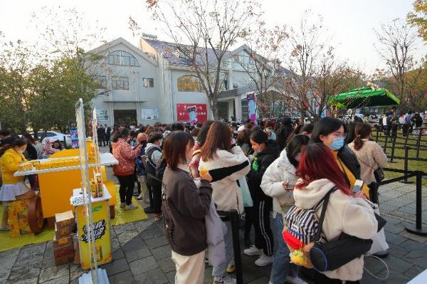 飞儿乐团、张钰琪、钱正昊唱响武汉 2020由你音乐榜校园热LIVE圆满落幕