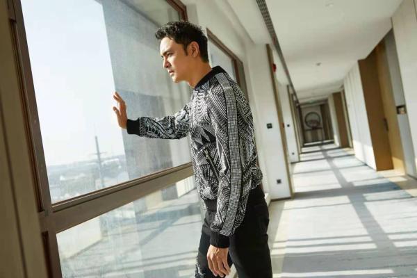 明道pk于朦胧 《追光》第二期“同室操戈”相爱相杀