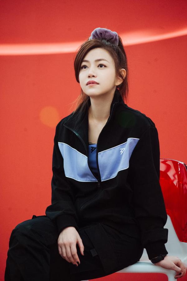 陈妍希乘风破浪初舞台感染力十足 本周元气双马尾备战初训练小考