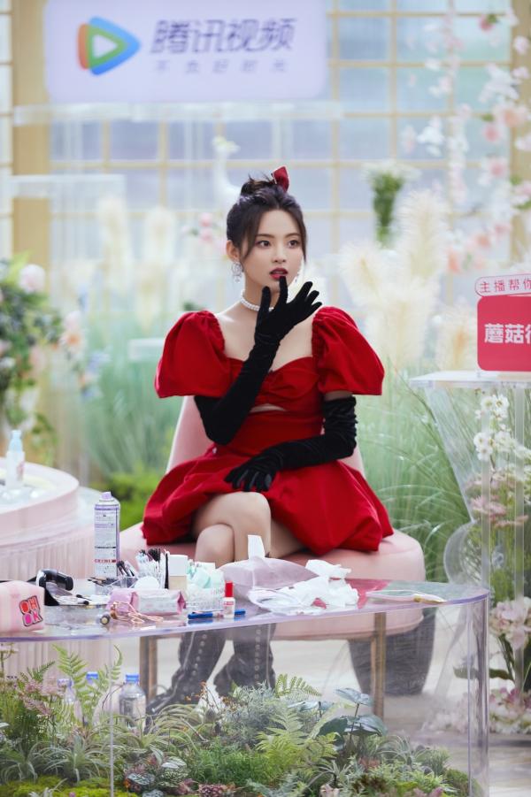 《Beauty小姐》收官:杨超越Yamy搞笑互怼 走心回忆“火少”