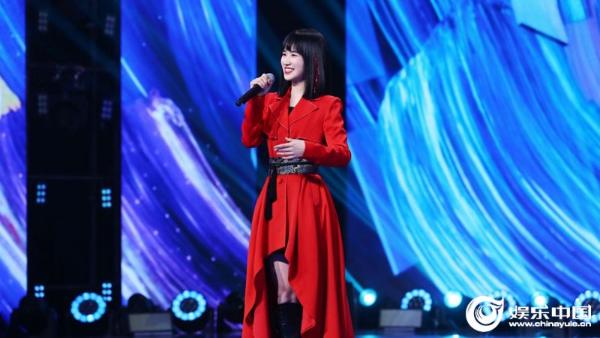 SING女团钟颖亮相《上线吧！华彩少年》 演绎传统民歌《高山青》