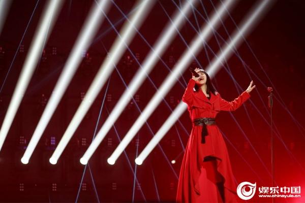 SING女团钟颖亮相《上线吧！华彩少年》 演绎传统民歌《高山青》