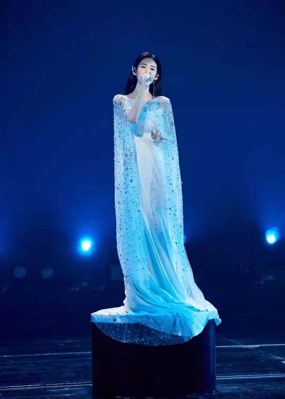 张碧晨第二张专辑收官曲《逢生》首发 双跨年首秀开唱