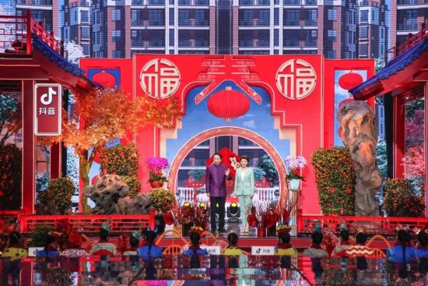 喜剧界“神仙开会” 北京台春晚语言类节目持续“爆梗”