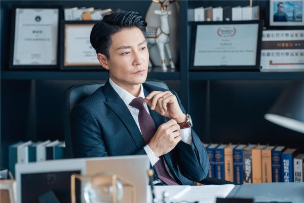 李宗翰《陪你一起长大》首播 变身喜剧人爆笑怼颖儿