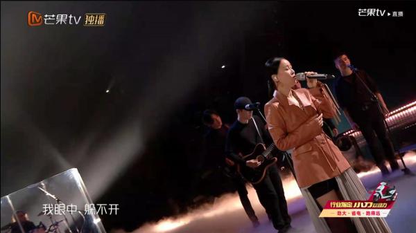《乘风破浪的姐姐2》成团夜炸翻全场 两季的姐姐们同台会面画面养眼