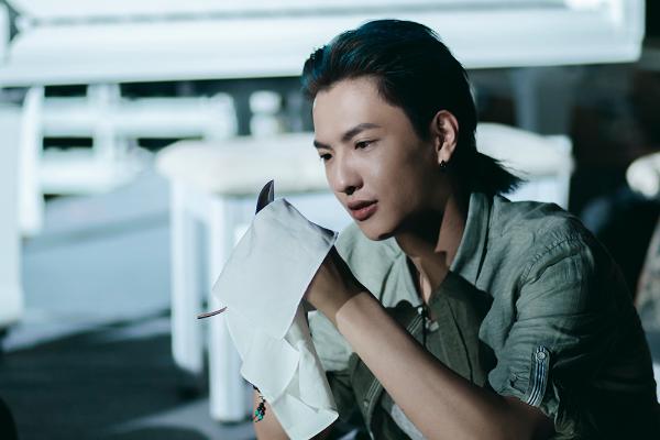 《风暴舞》正在热播 董岩磊首次挑战反派角色