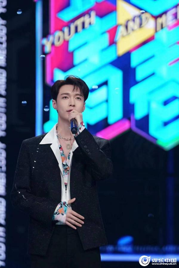 张艺兴《金曲青春》染色体改编专场 为六大家族制作专属舞台