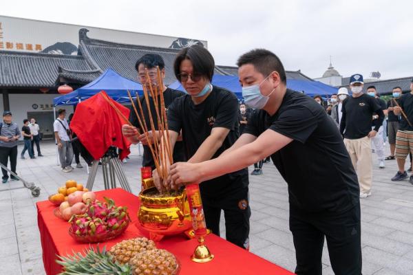 电影《唐门暗器1——风起》象山开机，探索暗器界的快意恩仇