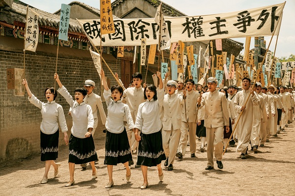 青春铸就中国“新生”，电影《1921》回望初心激荡共鸣