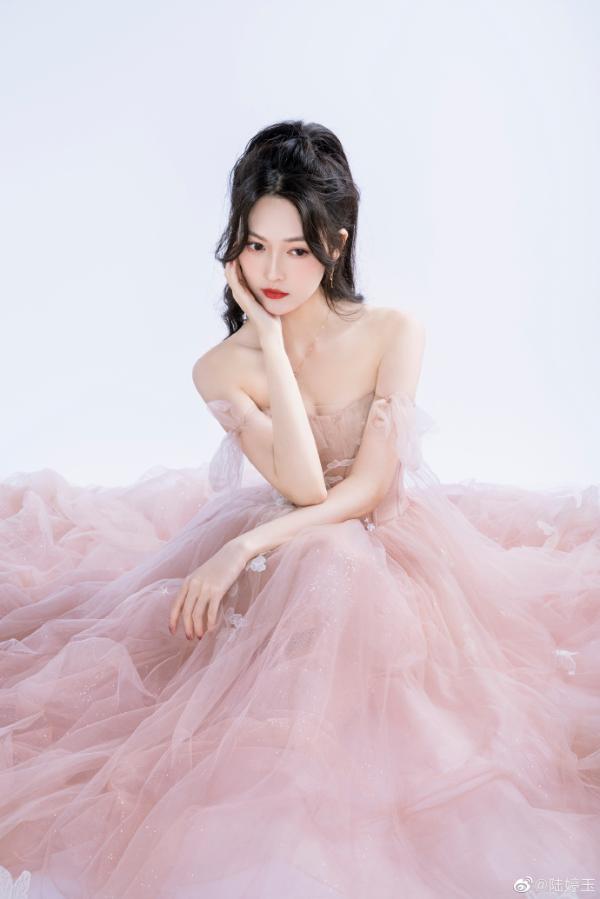 陆婷玉纱裙写真照曝光 梦幻灵动宛若仙子