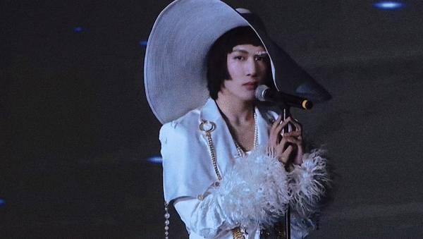 韩佩泉首支英文单曲全球上线 宣告不被定义的人生
