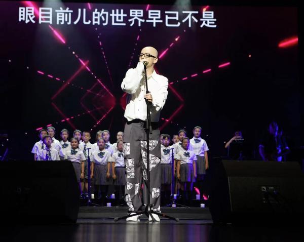 平安《我爱你中国》演唱会厦门站回忆“好声音”初识舞台