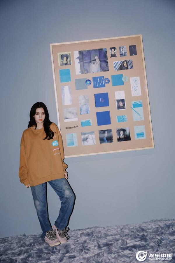 欧阳娜娜跨界艺术展上海开幕 首张专辑《NANA 藏》同上线