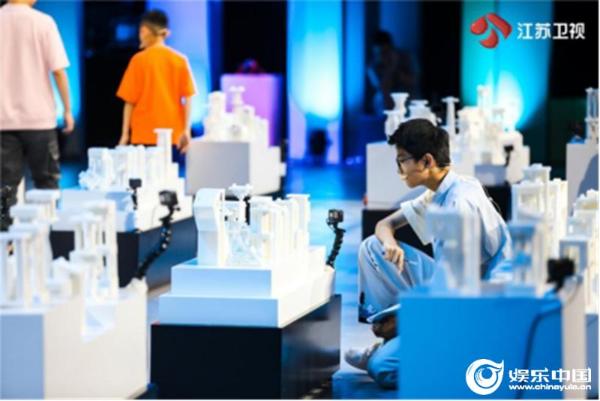 《超脑少年团》奇幻之旅今晚继续！探索“阿基米德的浴缸”的奥秘