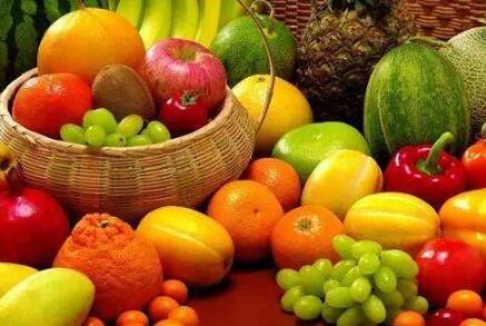 男人出现胃痛就别吃这3种水果